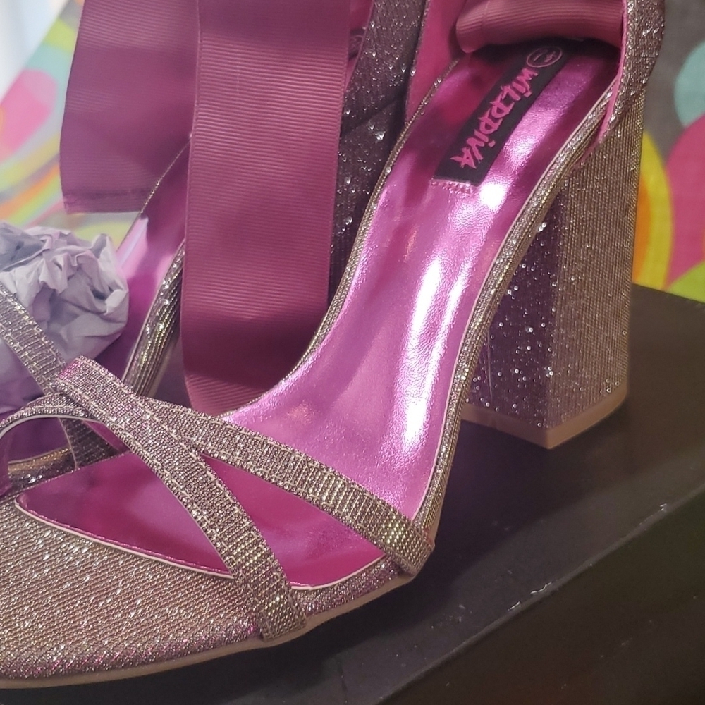 Wild Diva Sparkle Fusha Gretel Heels SZ 7.5 - Picture 2 of 6